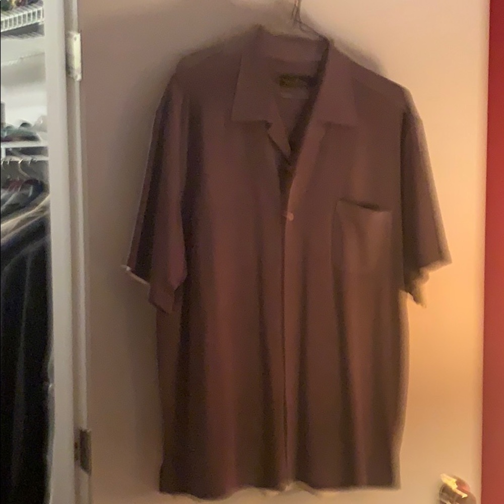 Men’s casual button down short sleeve shirt